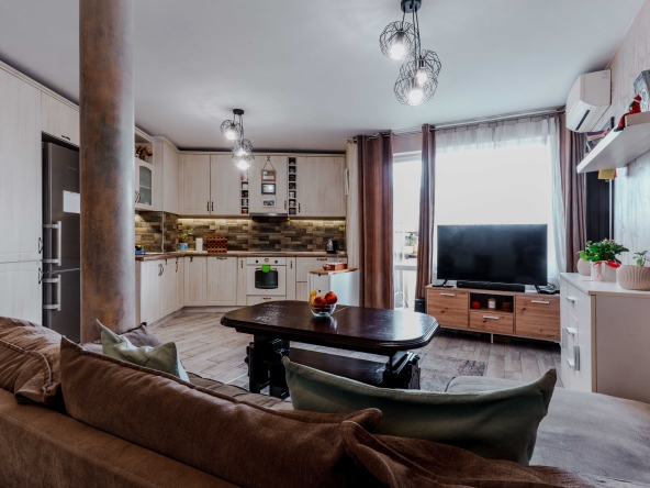 Тристаен апартамент в Велико Търново, Колю Фичето - 77 кв.м за 1047 €/кв.м - Снимка #1