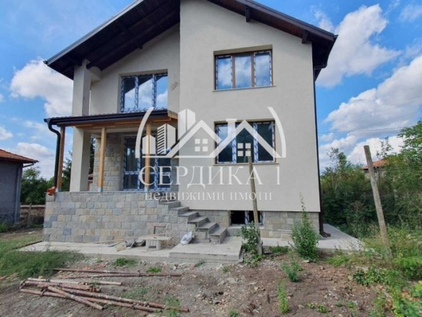 Къща в с. Саранци, Област София-област - 180 кв.м за 1345 €/кв.м - Снимка #1
