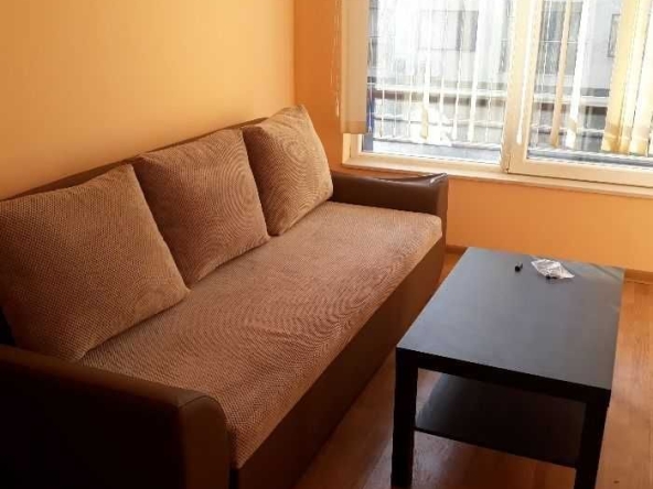 Дава се под наем Двустаен апартамент в София, Център - 70 кв.м за 561 € - Снимка #1