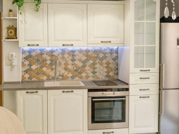 Дава се под наем Тристаен апартамент в Варна, Зимно кино Тракия - 85 кв.м за 598.23 € - Снимка #1