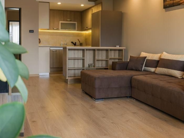 Дава се под наем Мезонет в Варна, Бриз - 137 кв.м за 850 € - Снимка #1