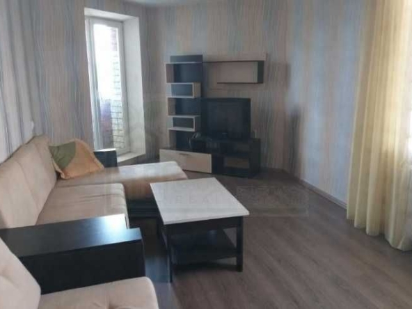 Дава се под наем Двустаен апартамент в Пловдив, Гагарин - 65 кв.м за 234.6 € - Снимка #1