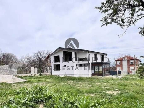 Къща в с. Брестник, Област Пловдив - 240 кв.м за 1515 €/кв.м - Снимка #1