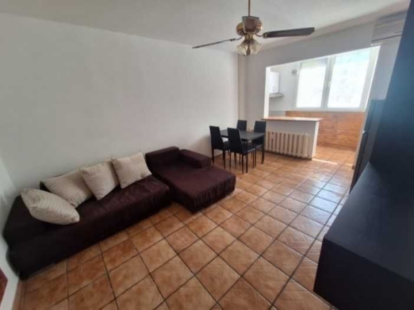 Дава се под наем Тристаен апартамент в София, Център - 68 кв.м за 588 € - Снимка #1