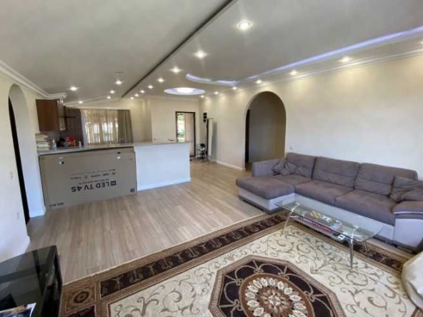 Дава се под наем Тристаен апартамент в Пловдив, Каменица 1 - 73 кв.м за 178.5 € - Снимка #1