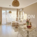 Дава се под наем Двустаен апартамент в Варна, Аспарухово - 75 кв.м за 700 € - Снимка #1