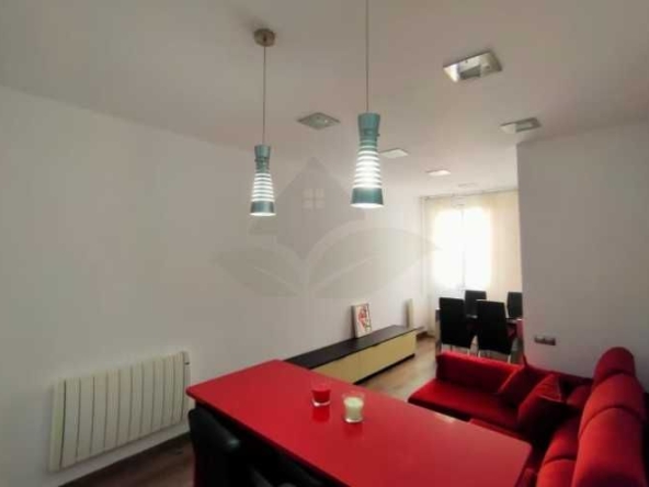 Дава се под наем Четиристаен апартамент в Пловдив, Изгрев - 90 кв.м за 378.93 € - Снимка #1