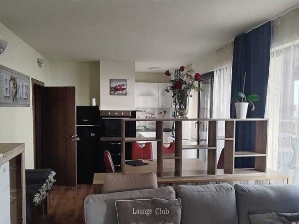 Дава се под наем Тристаен апартамент в Бургас, Сарафово - 124 кв.м за 718.08 € - Снимка #1