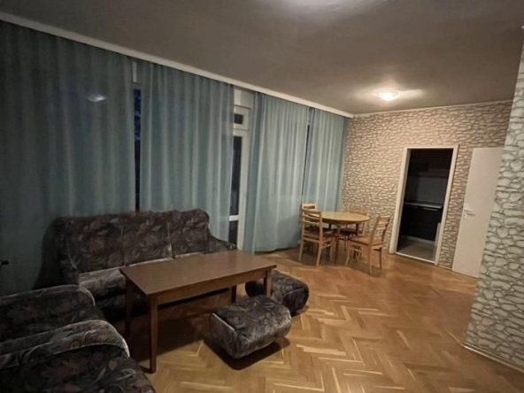 Дава се под наем Тристаен апартамент в Пловдив, Център - 90 кв.м за 382.5 € - Снимка #1