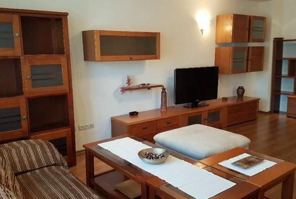 Дава се под наем Тристаен апартамент в София, Витоша - 110 кв.м за 800 € - Снимка #1