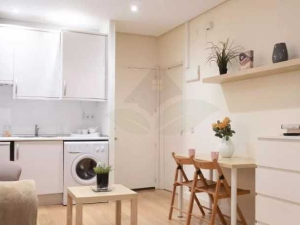 Дава се под наем Тристаен апартамент в Пловдив, Съдийски - 85 кв.м за 328.95 € - Снимка #1