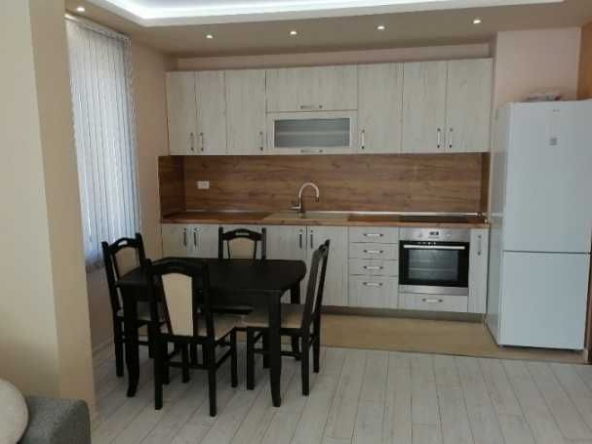 Дава се под наем Тристаен апартамент в Пловдив, Централна гара - 88 кв.м за 326.4 € - Снимка #1