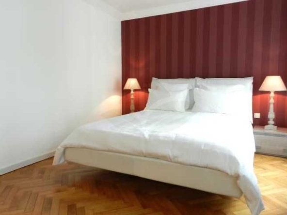 Дава се под наем Тристаен апартамент в Пловдив, Център - 73 кв.м за 244.8 € - Снимка #1