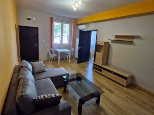 Дава се под наем Двустаен апартамент в София, Изток - 50 кв.м за 547.23 € - Снимка #1