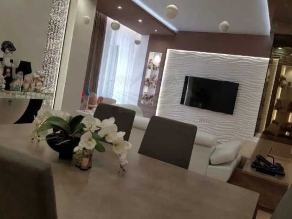Дава се под наем Тристаен апартамент в Пловдив, Тракия - 88 кв.м за 255 € - Снимка #1