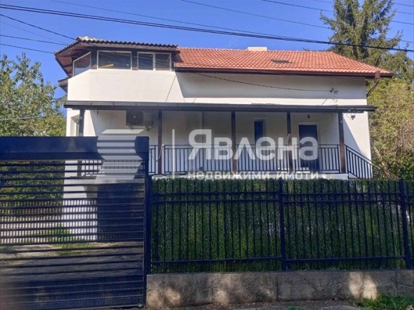 Дава се под наем Къща в с. Бистрица, Област София-град - 300 кв.м за 1600 € - Снимка #1