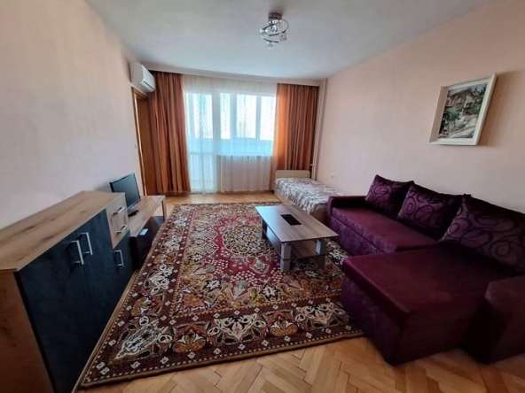 Дава се под наем Четиристаен апартамент в София, Красно село - 100 кв.м за 700 € - Снимка #1