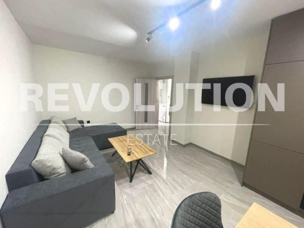 Дава се под наем Тристаен апартамент в Варна, Цветен квартал - 90 кв.м за 750 € - Снимка #1