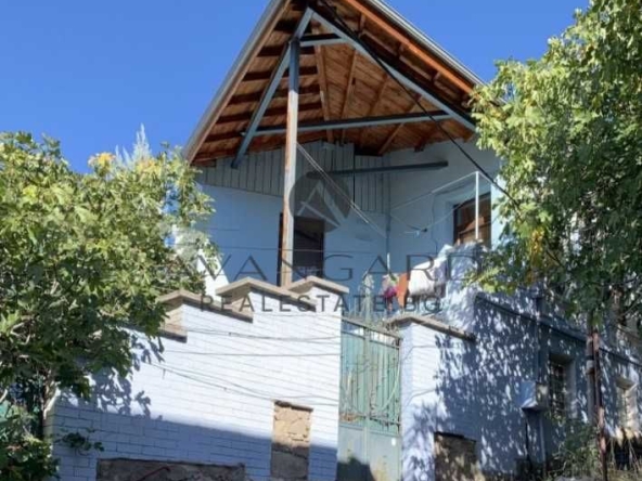 Къща в Пловдив, Център - 146 кв.м за 1233 €/кв.м - Снимка #1