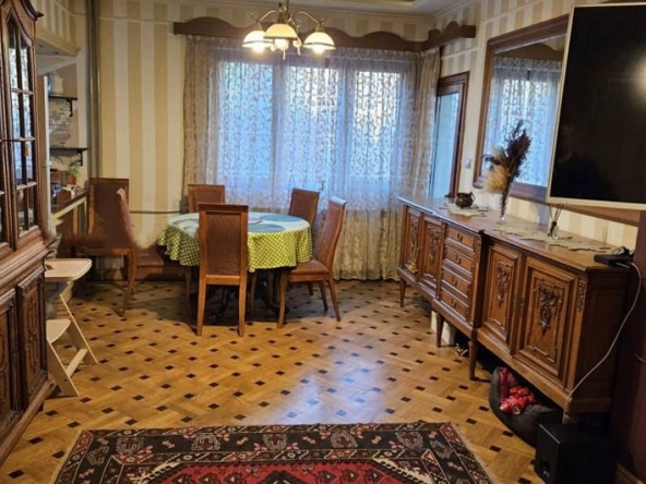 Дава се под наем Тристаен апартамент в София, Център - 100 кв.м за 1000 € - Снимка #1