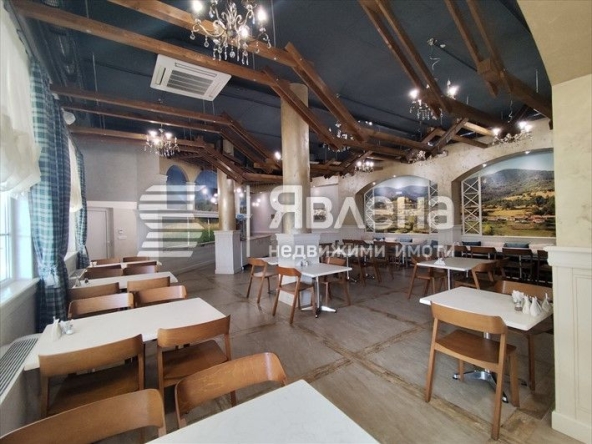 Дава се под наем Заведение в Пловдив, Южен - 429 кв.м за 3800 € - Снимка #1