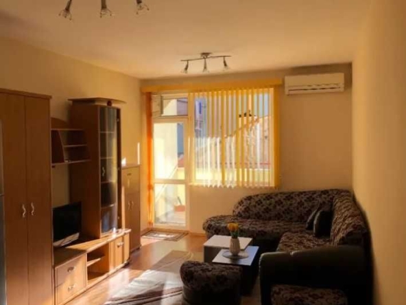 Дава се под наем Тристаен апартамент в Пловдив, Център - 90 кв.м за 331.5 € - Снимка #1