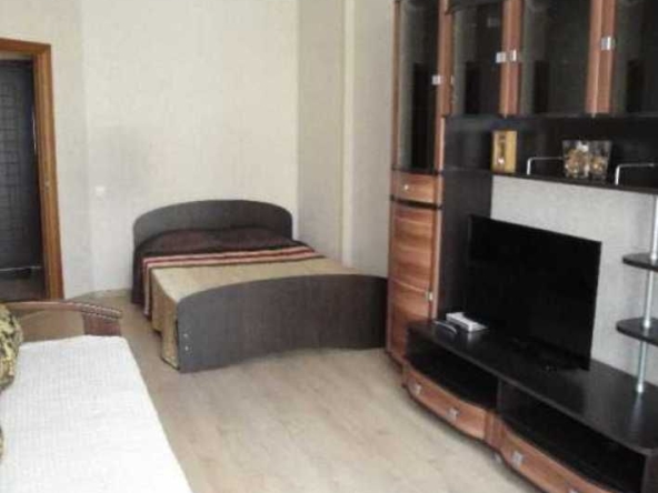 Дава се под наем Едностаен апартамент в Пловдив, Въстанически - 40 кв.м за 183.6 € - Снимка #1