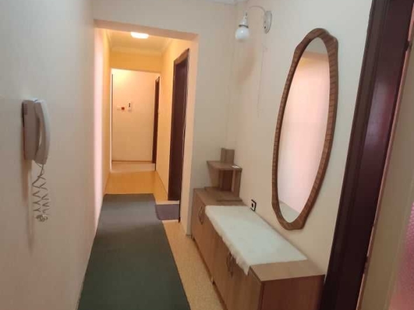 Дава се под наем Двустаен апартамент в Бургас, Възраждане - 100 кв.м за 89.25 € - Снимка #1