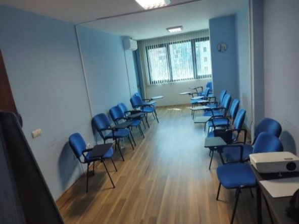 Дава се под наем Двустаен апартамент в София, Център - 77 кв.м за 800 € - Снимка #1