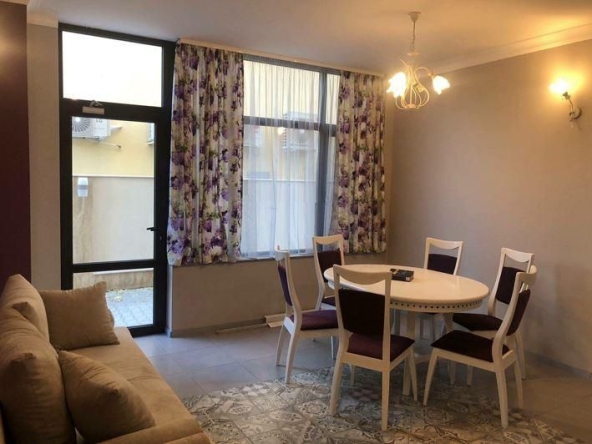 Дава се под наем Двустаен апартамент в Бургас, Център - 51 кв.м за 408 € - Снимка #1