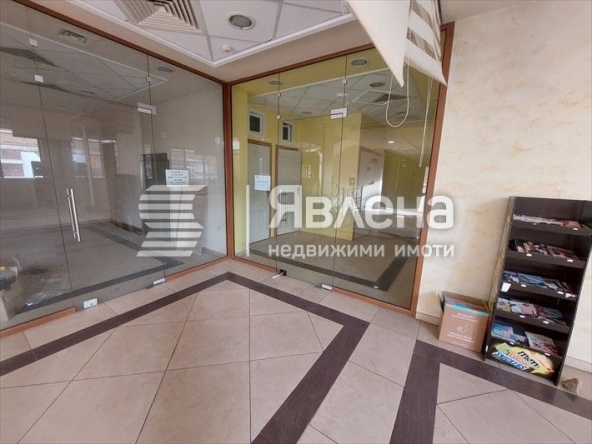 Магазин в Велико Търново, Център - 39 кв.м за 788 €/кв.м - Снимка #1