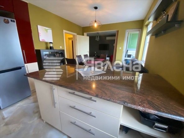 Двустаен апартамент в Варна, Цветен квартал - 79 кв.м за 2127 €/кв.м - Снимка #1