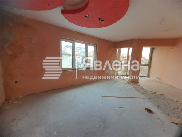 Тристаен апартамент в Царево - 107 кв.м за 1019 €/кв.м - Снимка #1