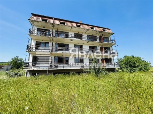 Промишлена сграда в с. Осеново, Област Варна - 1000 кв.м за 250 €/кв.м - Снимка #1