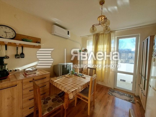 Дава се под наем Тристаен апартамент в Варна, Зимно кино Тракия - 70 кв.м за 383 € - Снимка #1