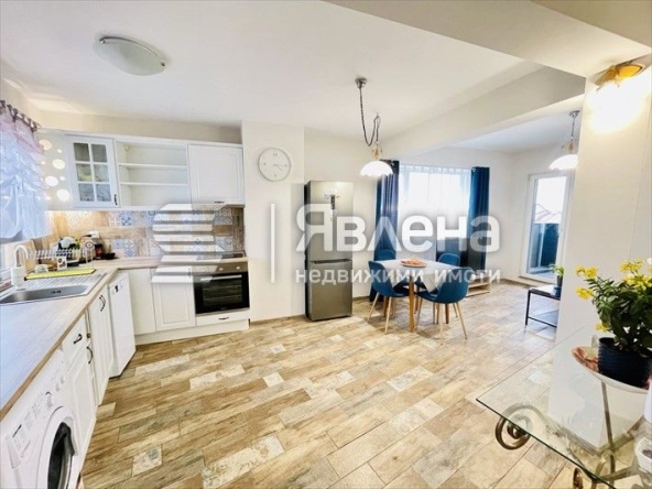 Дава се под наем Двустаен апартамент в Варна, Лятно кино Тракия - 74 кв.м за 614 € - Снимка #1