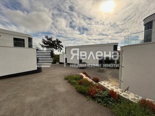 Тристаен апартамент в Варна, м-т Траката - 126 кв.м за 1548 €/кв.м - Снимка #1