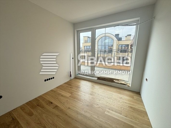 Тристаен апартамент в София, Център - 132 кв.м за 2917 €/кв.м - Снимка #1