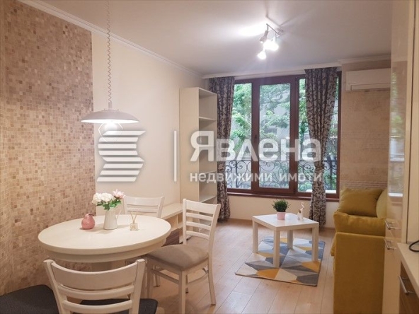 Двустаен апартамент в Варна, Генералите - 66 кв.м за 3622 €/кв.м - Снимка #1