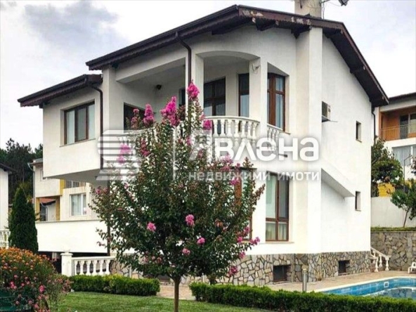 Къща в с. Оброчище, Област Добрич - 243 кв.м за 1441 €/кв.м - Снимка #1