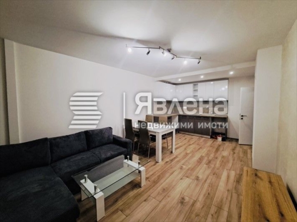 Тристаен апартамент в Варна, Младост 1 - 61 кв.м за 1968 €/кв.м - Снимка #1