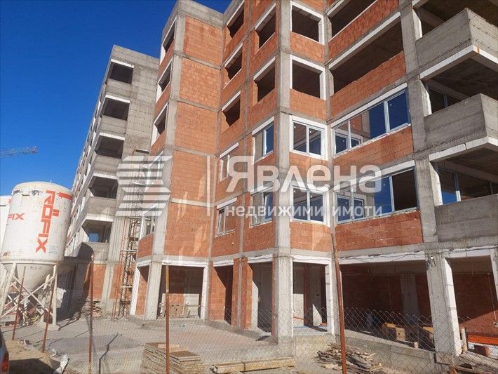 Двустаен апартамент в Пловдив, Кършияка - 69 кв.м за 1194 €/кв.м - Снимка #1