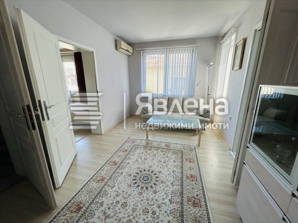 Четиристаен апартамент в Варна, ВИНС - 147 кв.м за 1939 €/кв.м - Снимка #1