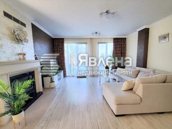 Дава се под наем Къща в Бургас, Сарафово - 135 кв.м за 1200 € - Снимка #1