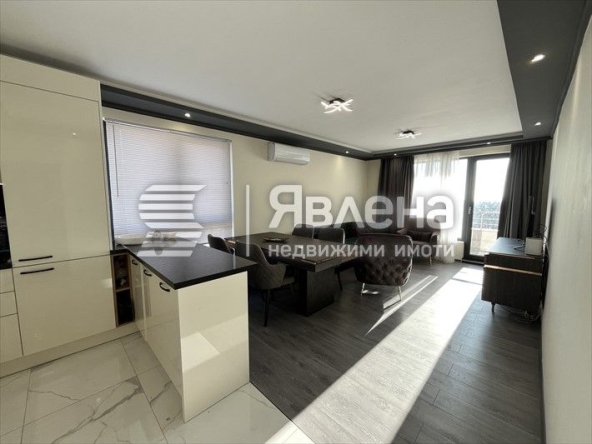 Тристаен апартамент в Варна, Изгрев - 85 кв.м за 2648 €/кв.м - Снимка #1