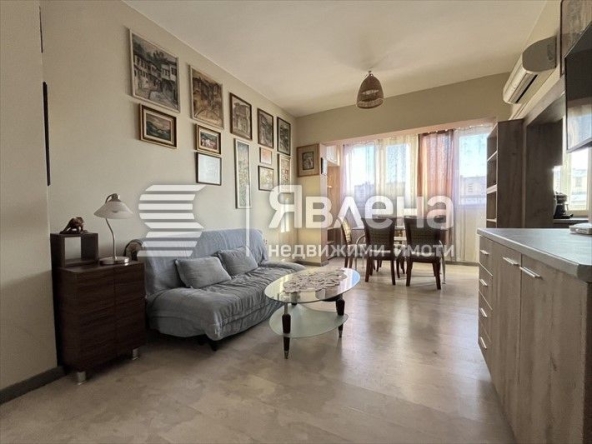 Двустаен апартамент в Варна, Център - 68 кв.м за 2500 €/кв.м - Снимка #1