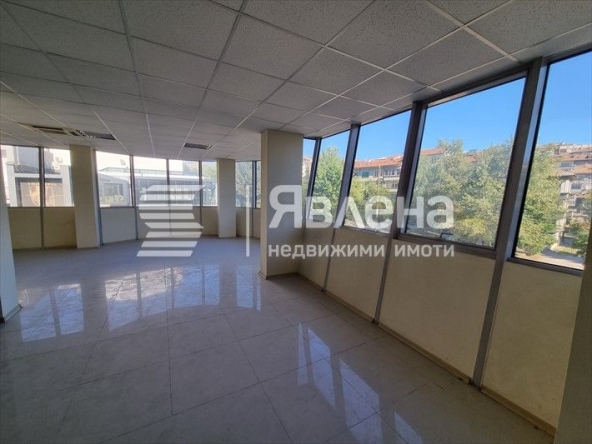 Магазин в Велико Търново, Център - 136 кв.м за 956 €/кв.м - Снимка #1