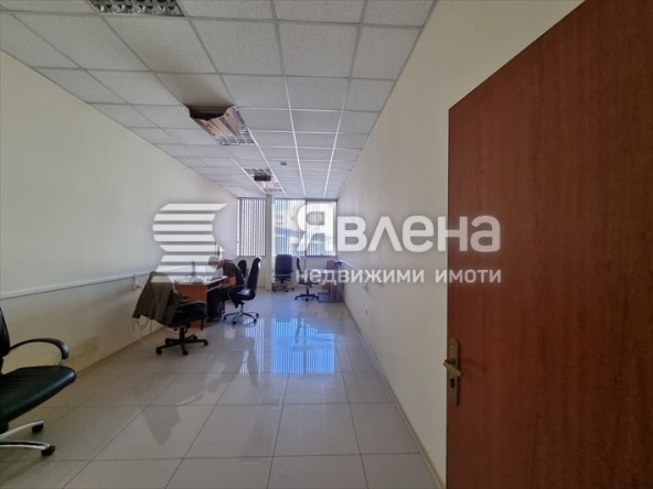 Офис в Велико Търново, Център - 30 кв.м за 1000 €/кв.м - Снимка #1