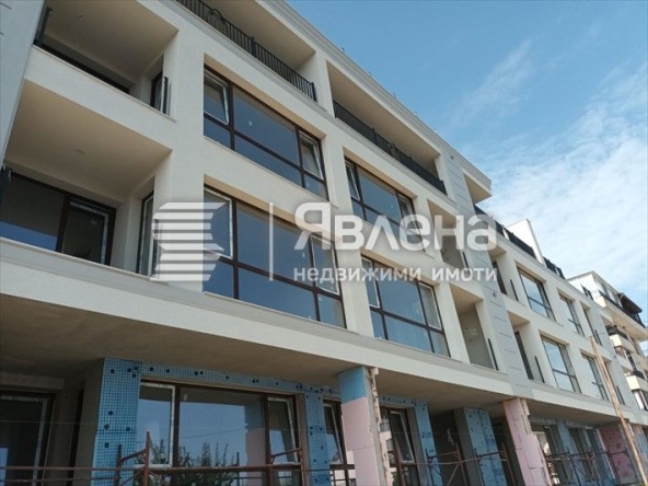 Двустаен апартамент в Варна, Виница - 88 кв.м за 795 €/кв.м - Снимка #1