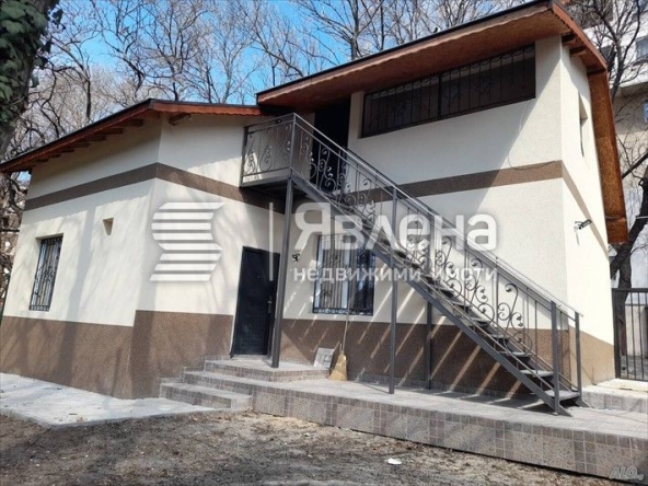 Дава се под наем Къща в Варна, Генералите - 152 кв.м за 1994.61 € - Снимка #1
